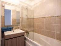 Kúpeľňa v ubytovaní Holiday Home Tahiti Parc-4 by Interhome