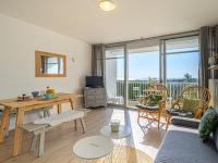 Balkon lub taras w obiekcie Studio Les Trois Iles-13 by Interhome