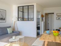 Część wypoczynkowa w obiekcie Studio Les Trois Iles-13 by Interhome
