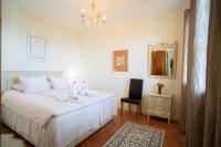 Posteľ alebo postele v izbe v ubytovaní Casa Ancladero Big rooftop terrace, 2 bedroom guesthouse w garden and view