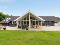 Zahrada ubytování Holiday Home Harek - 800m from the sea by Interhome