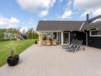 Zahrada ubytování Holiday Home Harek - 800m from the sea by Interhome