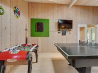 Stolní tenis v ubytování Holiday Home Harek - 800m from the sea by Interhome nebo okolí