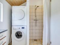 Koupelna v ubytování Holiday Home Harek - 800m from the sea by Interhome