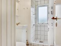 Koupelna v ubytování Holiday Home Alessia - 2km from the sea by Interhome