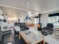 Posezení v ubytování Holiday Home Gottfrida - 2km from the sea by Interhome