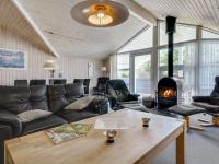 Posezení v ubytování Holiday Home Euphemia - 900m from the sea by Interhome