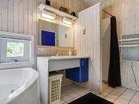 Koupelna v ubytování Holiday Home Euphemia - 900m from the sea by Interhome