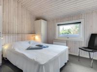 Postel nebo postele na pokoji v ubytování Holiday Home Euphemia - 900m from the sea by Interhome