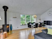 Posezení v ubytování Holiday Home Faye - 600m from the sea by Interhome