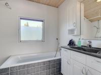 Koupelna v ubytování Holiday Home Kanerva - 350m from the sea by Interhome