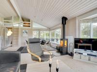 Posezení v ubytování Holiday Home Jara - 700m from the sea by Interhome