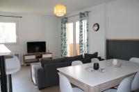 Televízia a/alebo spoločenská miestnosť v ubytovaní Location Ajaccio