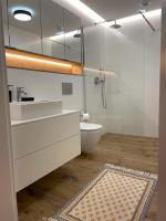 Łazienka w obiekcie Apartament Pełen Słońca - Pinea Pobierowo