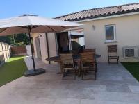 Patio lub wspólna przestrzeń na świeżym powietrzu w obiekcie CHEZ CED - Gujan-Mestras / Bassin d'Arcachon