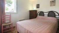 Łóżko lub łóżka w pokoju w obiekcie Eleuthera- 174- Appart en rez de jardin- 4pers