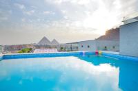 Bazén v ubytování Pyramid Front Hotel nebo v jeho okolí