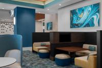 Ein Sitzbereich in der Unterkunft Courtyard by Marriott Myrtle Beach Oceanfront