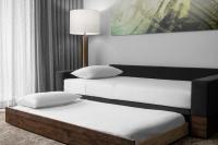 Ein Bett oder Betten in einem Zimmer der Unterkunft SpringHill Suites by Marriott Myrtle Beach Oceanfront