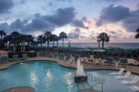 Der Swimmingpool an oder in der Nähe von SpringHill Suites by Marriott Myrtle Beach Oceanfront