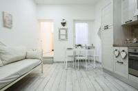 A kitchen or kitchenette at A Due Passi Da Toledo