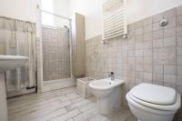 A bathroom at A Due Passi Da Toledo