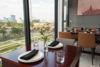 Un restaurant sau alt loc unde se poate mânca la GLOW PARK HOTEL Grand Royal Palace