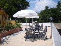 Patio lub wspólna przestrzeń na świeżym powietrzu w obiekcie Verdeblu Country Hotel