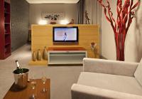 Telewizja i/lub zestaw kina domowego w obiekcie Wellness Hotel ABÁCIE