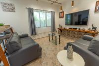 Alona Apartmentsにあるテレビまたはエンターテインメントセンター