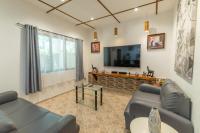 Alona Apartmentsにあるテレビまたはエンターテインメントセンター