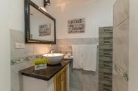 Alona Apartmentsにあるバスルーム