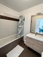 Kúpeľňa v ubytovaní Modern and bright apartment near Paris