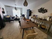 Posedenie v ubytovaní le J&J Appartement spacieux climatisé en centre ville