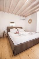 Postel nebo postele na pokoji v ubytování Whitelist Maisonette I and II in Mykonos Town