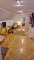 Kuchnia lub aneks kuchenny w obiekcie Old Town Home Prague