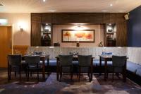 Posezení v ubytování Burntwood Court Hotel