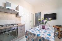 A kitchen or kitchenette at MIROS APARTMENT