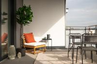 Balkón nebo terasa v ubytování DWELLSTAY - Modernes Apartment I 55qm I 2 Zimmer I Küche I Bad I Terrasse I TV I WLAN