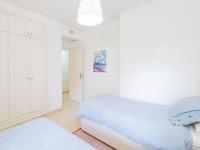 A bed or beds in a room at Cubo's Beach & Golf Marbella