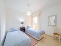 A bed or beds in a room at Cubo's Beach & Golf Marbella