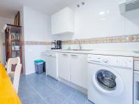 A kitchen or kitchenette at Cubo's Beach & Golf Marbella