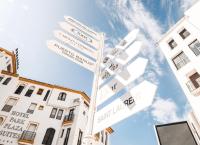 Půdorys ubytování VACATION MARBELLA I Los Pinos, Elegant and Bright Townhouse, The family Golf Getaway, 5 minutes from Puerto Banus, Security Night time