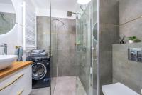 Łazienka w obiekcie Glow Apartments, Letnica - Apartamenty Przystań Siódme Niebo