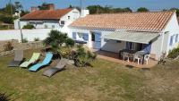 Vonkajšia záhrada v ubytovaní Maison avec jardin à 200m de la plage La Cantine