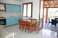 A kitchen or kitchenette at Baia Fiorita