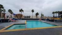 Der Swimmingpool an oder in der Nähe von South Padre Island Lodge