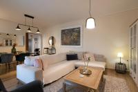 Posedenie v ubytovaní Glyfada golf fourth floor apartment