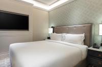 Great Scotland Yard Hotel, part of Hyattにあるベッド