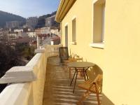 Balkón alebo terasa v ubytovaní Confortable F3 avec balcon/terrasse en centre-ville, proximité cures, parking, ascenseur, pour 4 pers. - FR-1-703-88